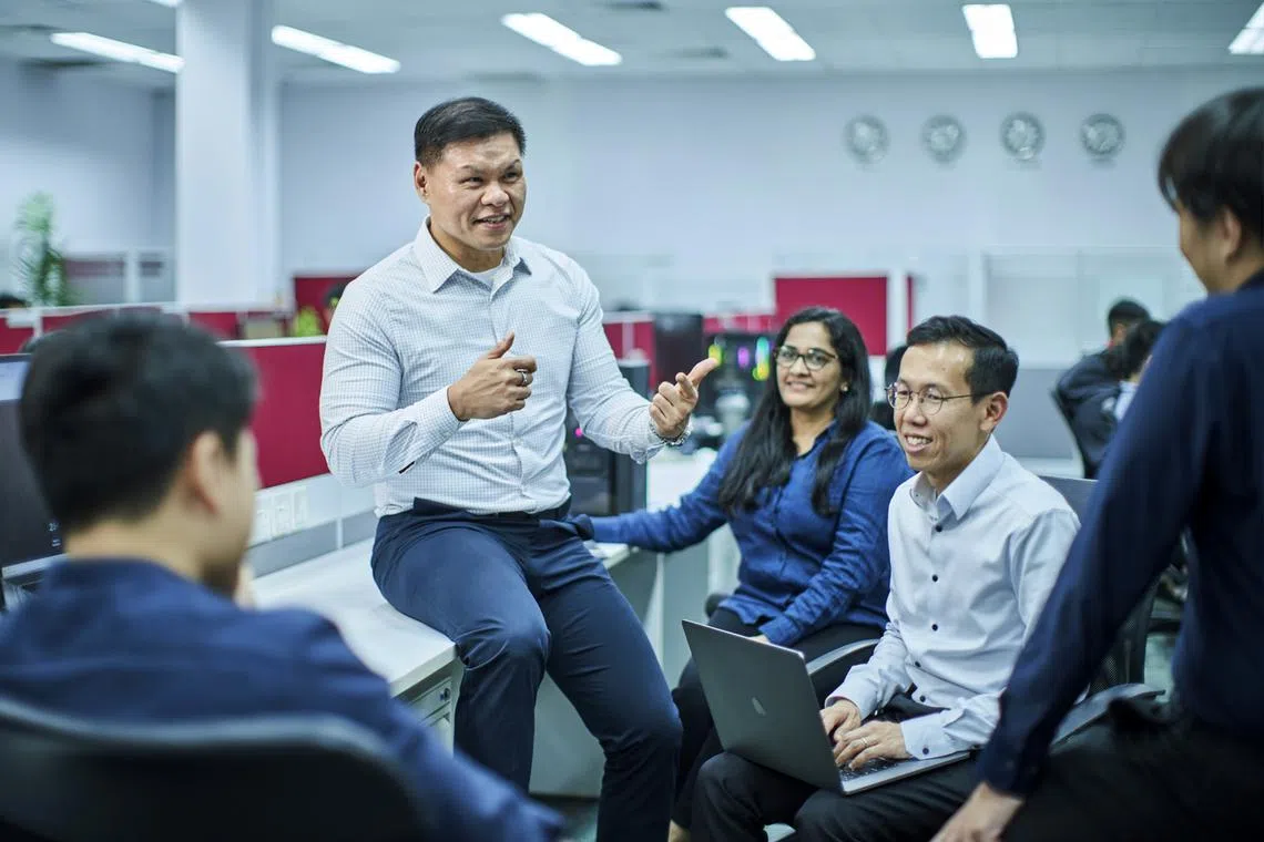 i-Sprint CEO Dutch Ng and team win in Singapore office in Chai Chee