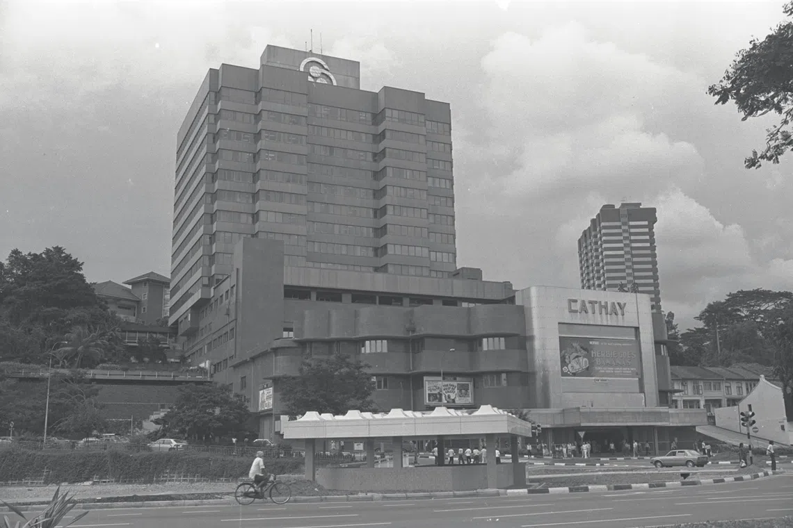 Private residential developments, office buildings, business parks, hotels and retail centres boomed in the 1980s and 1990s.